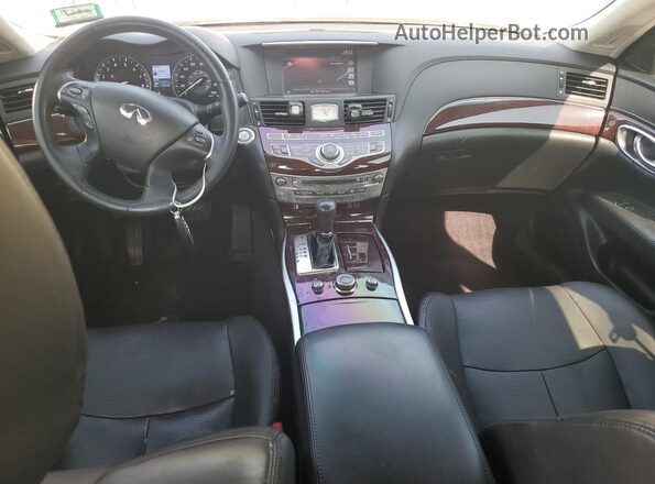 JN1BY1AP1HM741090 2017 INFINITI Q70 Brown Widok deski rozdzielczej