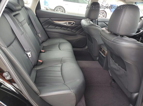 JN1BY1PR2GM720563 2016 INFINITI Q70L Black უკანა სავარძლების ხედი