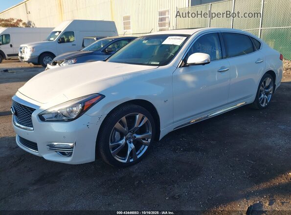 JN1BY1PRXJM370669 2018 INFINITI Q70L White Front left