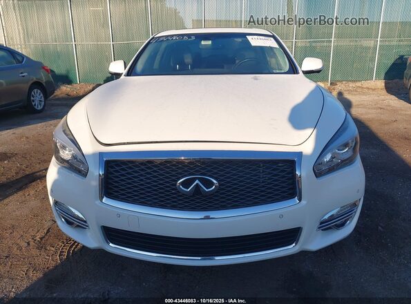 JN1BY1PRXJM370669 2018 INFINITI Q70L White Instrument cluster view