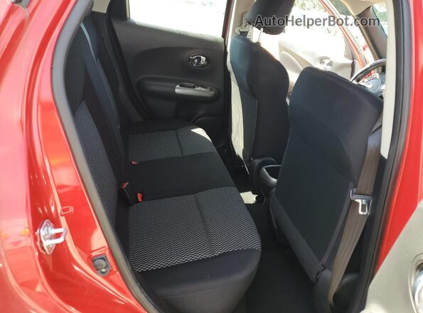 JN8AF5MR2HT701873 2017 NISSAN JUKE Красный Вид задней части салона