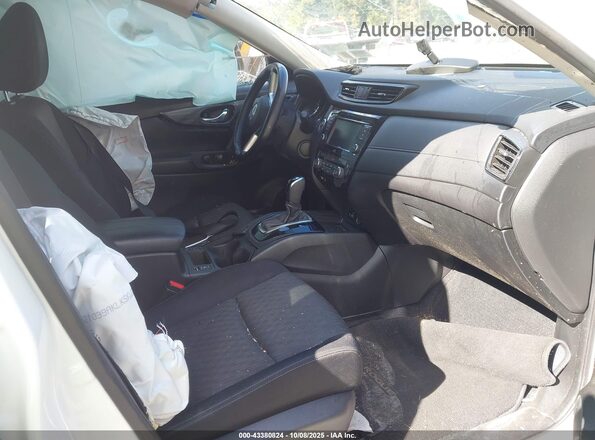 JN8AT2MV2LW124211 2020 NISSAN ROGUE Белый Вид салона спереди