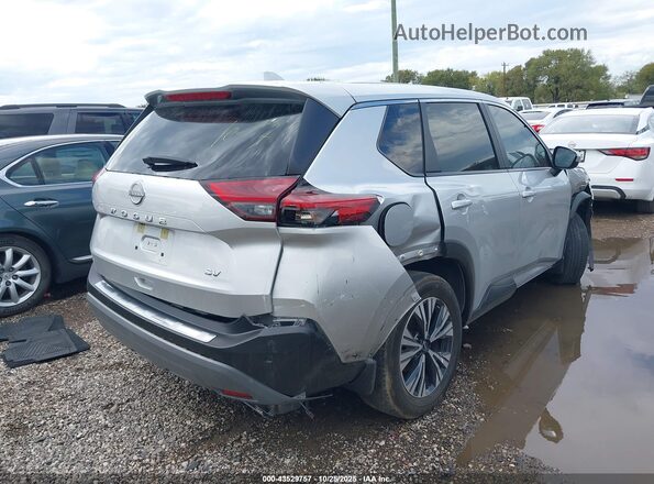 JN8BT3BA5PW434420 2023 NISSAN ROGUE Silver Trasero derecho