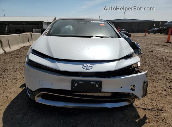 JTDACACU2R3034002 2024 TOYOTA PRIUS White Front view