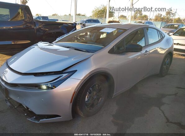 JTDACACU2S3049217 2025 TOYOTA PRIUS PLUG-IN HYBRID Silver Vista tres cuartos delantera izquierda