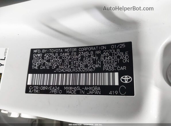 JTDADABUXS3025567 2025 TOYOTA PRIUS White Vista del compartimento del motor