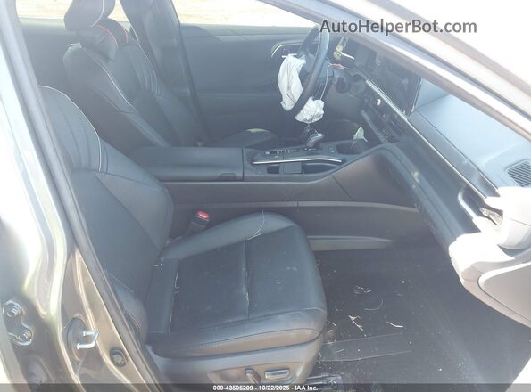 JTDAFAAF2P3002028 2023 TOYOTA CROWN Gray Widok wnętrza z przodu