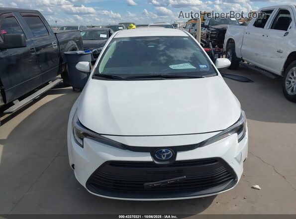 JTDBCMFE0SJ044006 2025 TOYOTA LL White Սալոնի հետևի տեսք