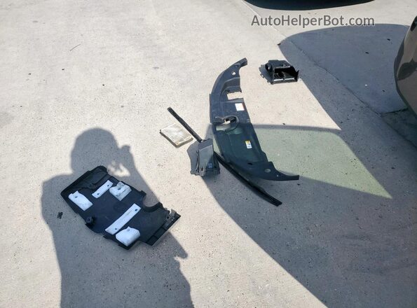 JTDKARFU5L3116303 2020 TOYOTA PRIUS Gray ძრავის განყოფილების ხედი