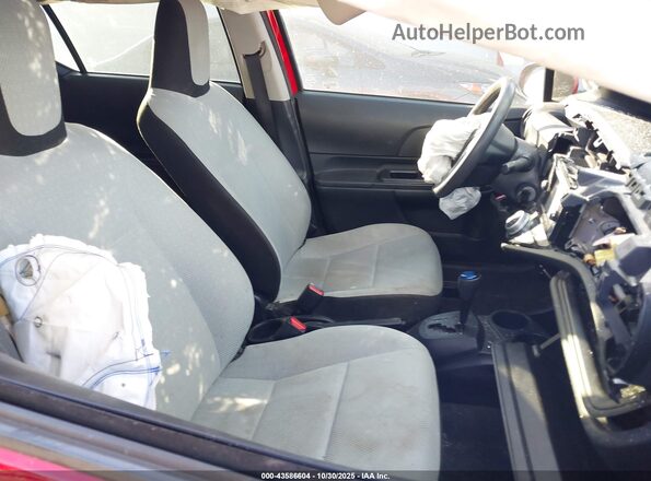 JTDKDTB37G1136880 2016 TOYOTA PRIUS C Red Вид салону спереду