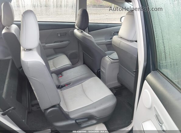 JTDZN3EU0HJ063675 2017 TOYOTA PRIUS V Blue 