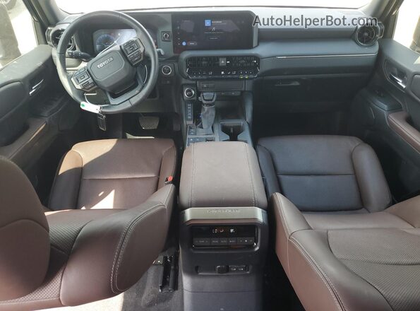 JTEABFAJ7RK010563 2024 TOYOTA LAND Gray Vista del salpicadero