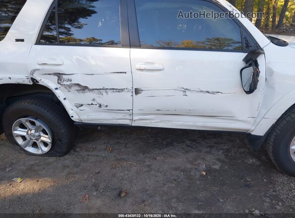 JTEBU5JR9L5777433 2020 TOYOTA 4RUNNER Белый Вид спереди
