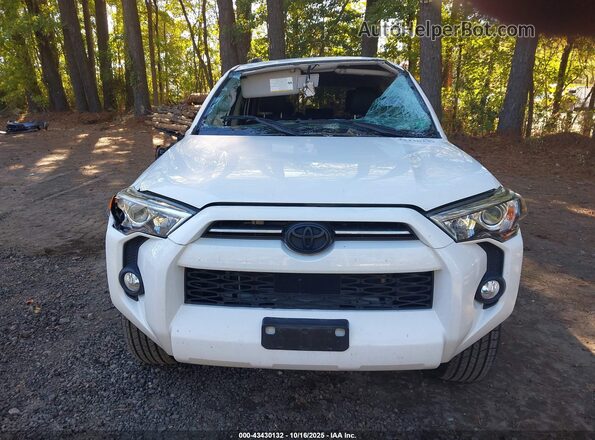 JTEBU5JR9L5777433 2020 TOYOTA 4RUNNER Белый Вид панели приборов