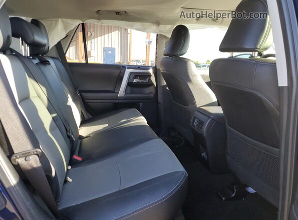 JTEBU5JR9L5826176 2020 TOYOTA 4RUNNER Blue Вид задньої частини салону