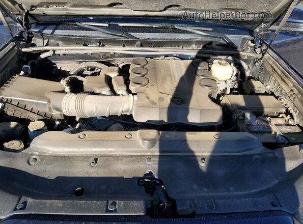 JTEBU5JR9L5826176 2020 TOYOTA 4RUNNER Blue Вид підкапотного простору