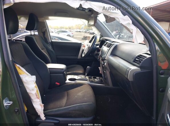 JTEBU5JR9M5862337 2021 TOYOTA 4RUNNER Green Widok wnętrza z przodu