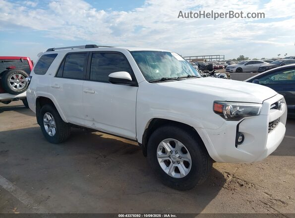 JTEEU5JR0M5238617 2021 TOYOTA 4RUNNER White Widok z przodu