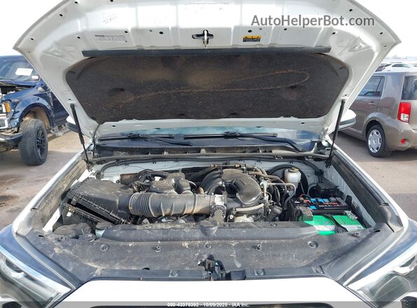 JTEEU5JR0M5238617 2021 TOYOTA 4RUNNER White Widok z tyłu