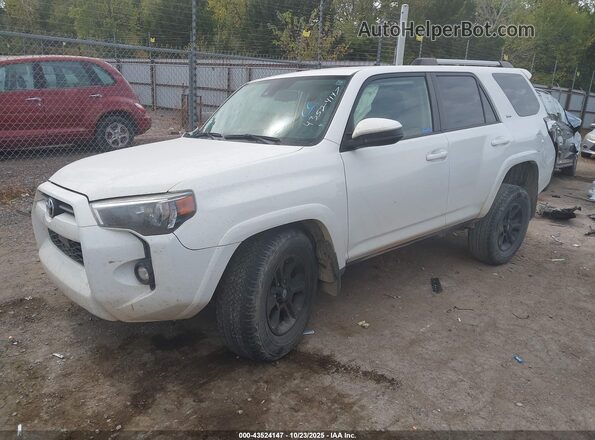JTEEU5JR0N5267018 2022 TOYOTA 4RUNNER White Przód lewy