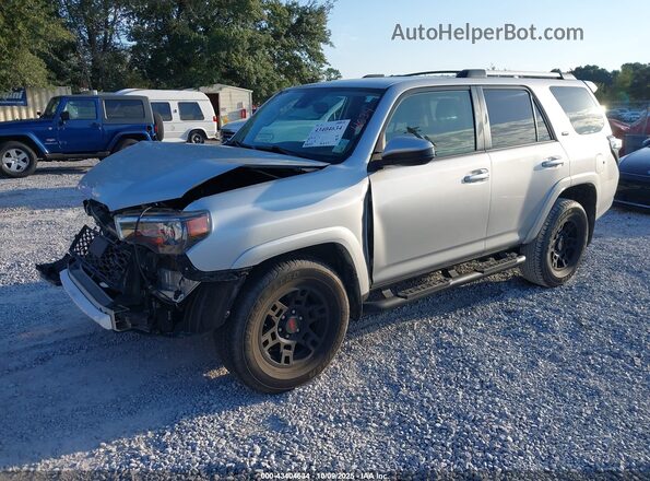 JTEEU5JR1N5275337 2022 TOYOTA 4RUNNER Silver წინა მარცხენა ხედი სამი მეოთხედიდან