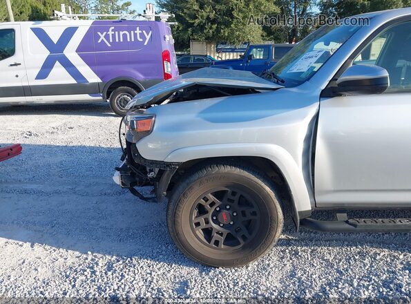 JTEEU5JR1N5275337 2022 TOYOTA 4RUNNER Silver 