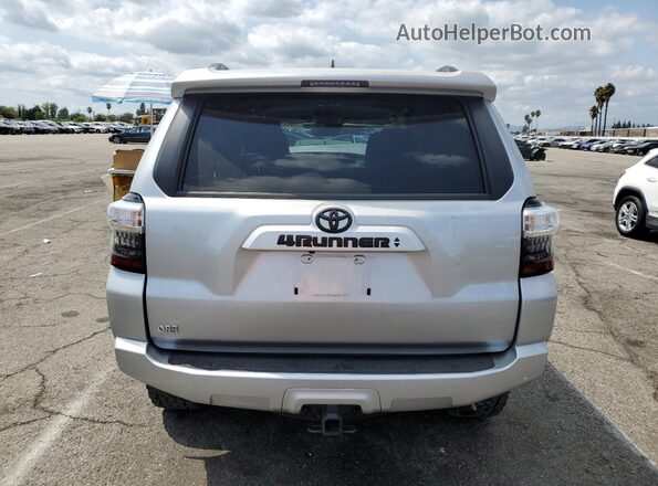 JTEEU5JR3N5273184 2022 TOYOTA 4RUNNER Silver Вид ззаду