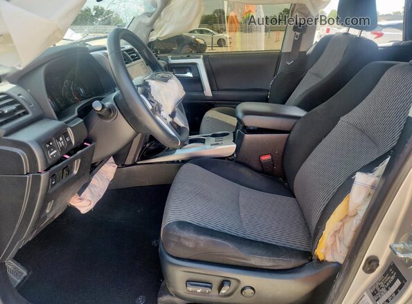 JTEEU5JR5M5249502 2021 TOYOTA 4RUNNER Silver Front interior view