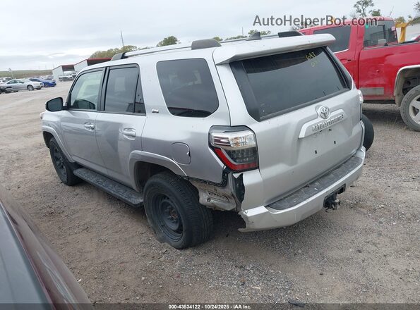JTEMU5JR8N6054775 2022 TOYOTA 4RUNNER Серебряный Задняя левая четверть
