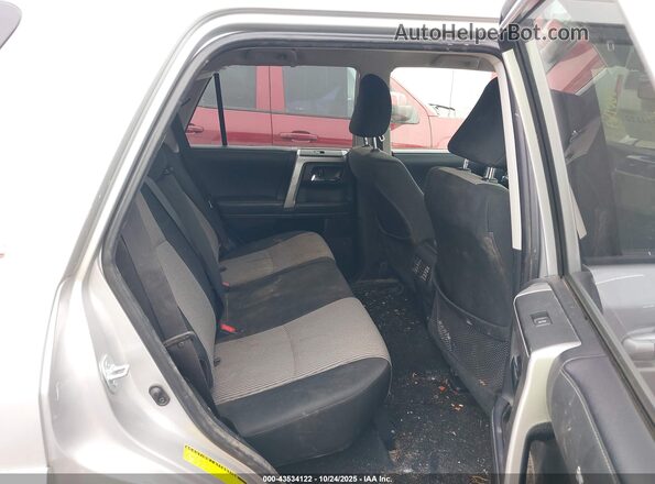 JTEMU5JR8N6054775 2022 TOYOTA 4RUNNER Серебряный Вид наклейки с VIN-кодом