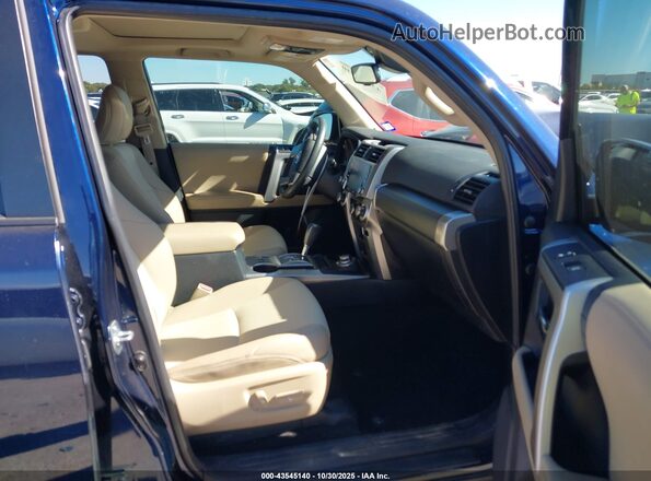 JTENU5JR0N6033715 2022 TOYOTA 4RUNNER Blue Front interior view
