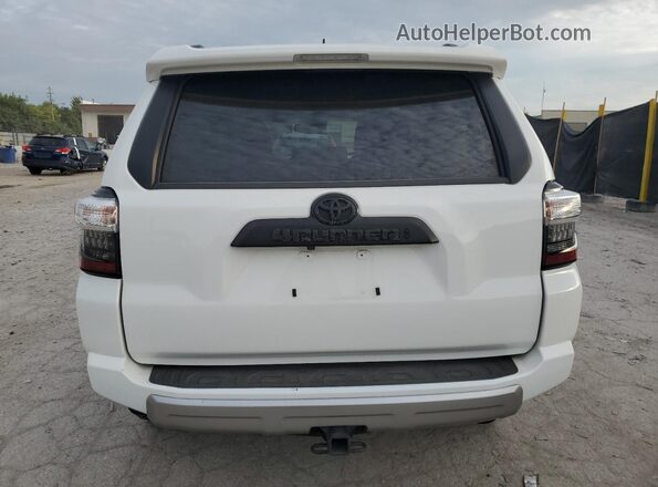 JTERU5JR3P6182799 2023 TOYOTA 4RUNNER White Հետևի տեսք