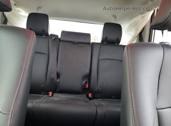JTERU5JR3P6182799 2023 TOYOTA 4RUNNER White Հետևի նստատեղերի տեսք