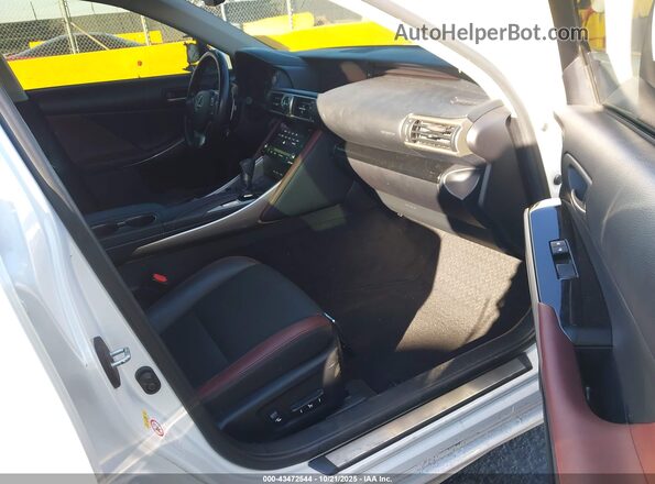 JTHBA1D22H5047468 2017 LEXUS IS 200T White Widok wnętrza z przodu