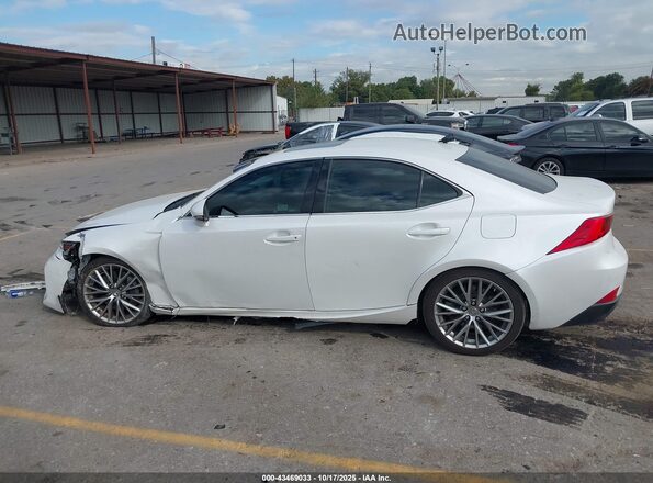 JTHBA1D22H5048295 2017 LEXUS IS 200T White Widok wnętrza z tyłu