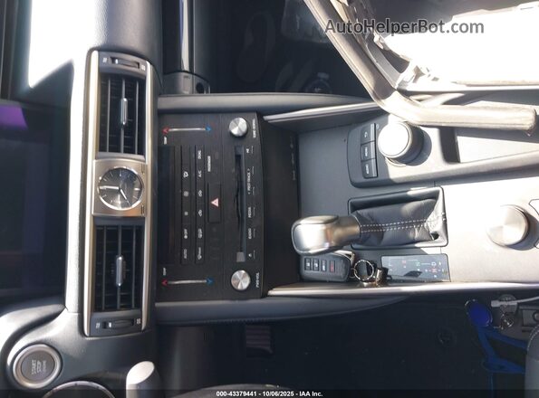 JTHBA1D28H5060533 2017 LEXUS IS 200T Silver წინა პანელის ხედი