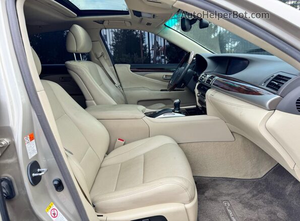 JTHBL5EF2H5143975 2017 LEXUS LS 460 Gold Widok z tyłu