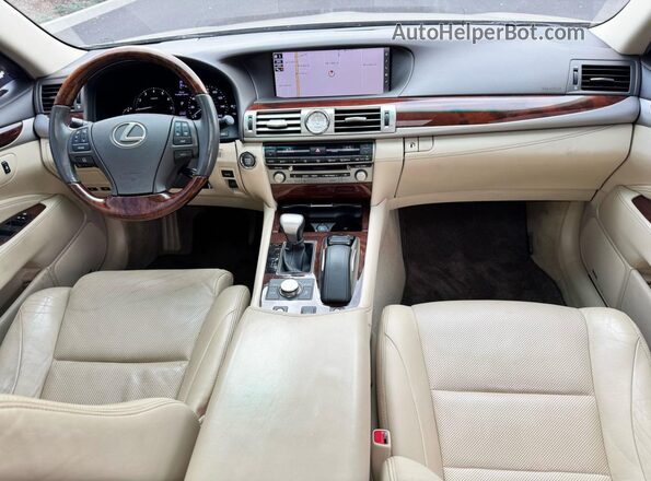 JTHBL5EF2H5143975 2017 LEXUS LS 460 Gold Widok tylnych siedzeń