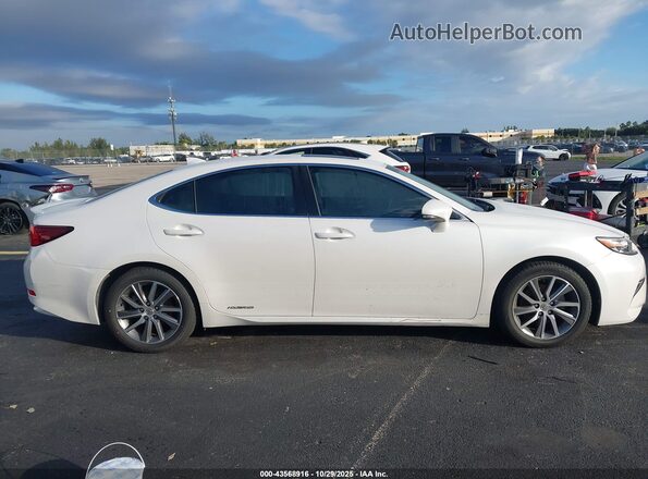 JTHBW1GG2G2114532 2016 LEXUS ES 300H White Вид задньої частини салону