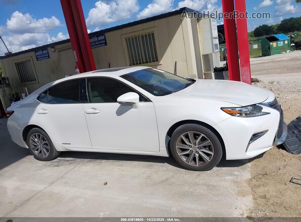 JTHBW1GG4J2194097 2018 LEXUS ES 300H White Вид задньої частини салону
