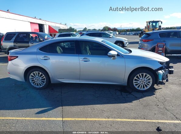 JTHBW1GG9G2118920 2016 LEXUS ES 300H Серебряный Панорамный вид салона 360°