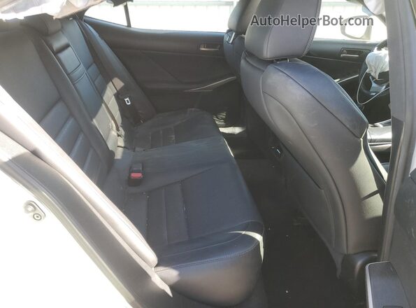 JTHC81D2XK5036404 2019 LEXUS IS White უკანა სავარძლების ხედი