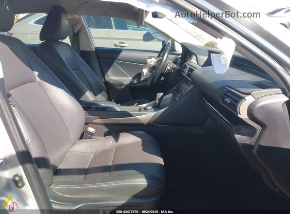 JTHCM1D25H5015528 2017 LEXUS IS 300 Silver Вид салону спереду