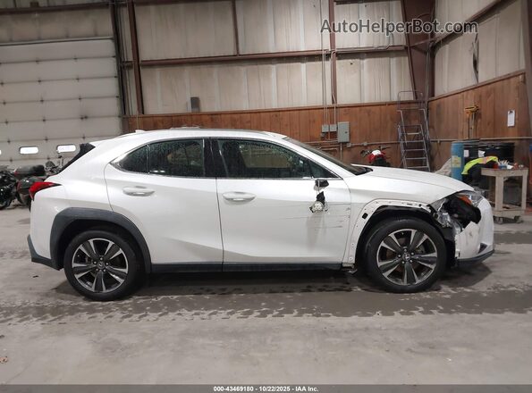 JTHP3JBH1L2024054 2020 LEXUS UX 200 White Rear interior view