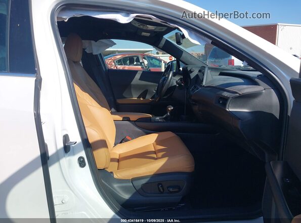 JTHP6JBH3P2132964 2023 LEXUS UX 250H Белый Вид салона спереди