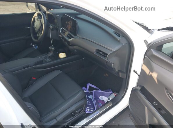 JTHP6JBH8R2190362 2024 LEXUS UX 250H White Вид салону спереду