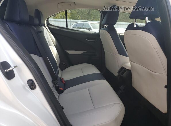 JTHP9JBH8L2036653 2020 LEXUS UX White Vista interior trasera
