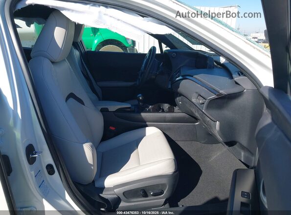JTHX9JBHXM2039216 2021 LEXUS UX 250H White Вид салону спереду