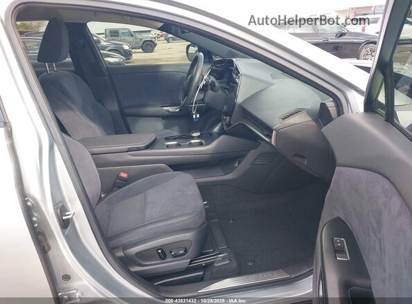 JTJAAAAB7PA012204 2023 LEXUS RZ 450E Серебряный Вид салона спереди