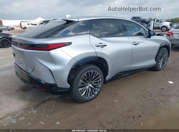 JTJAAAAB7PA012204 2023 LEXUS RZ 450E Серебряный Задняя правая четверть